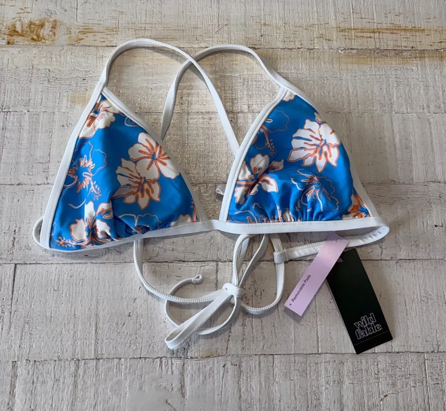 Wild Fable Tropical Floral String Bikini Top NWT size Medium Blue White Trim