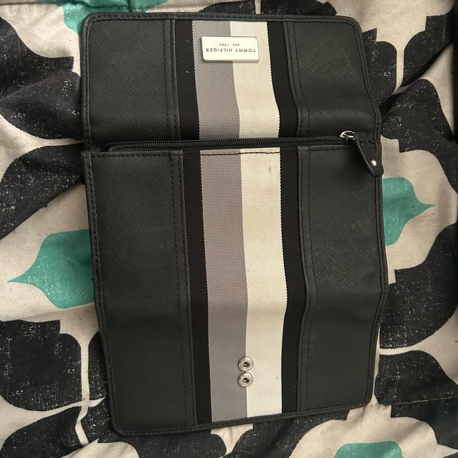 Tommy Hilfiger Black and Gray Key and Card Holder