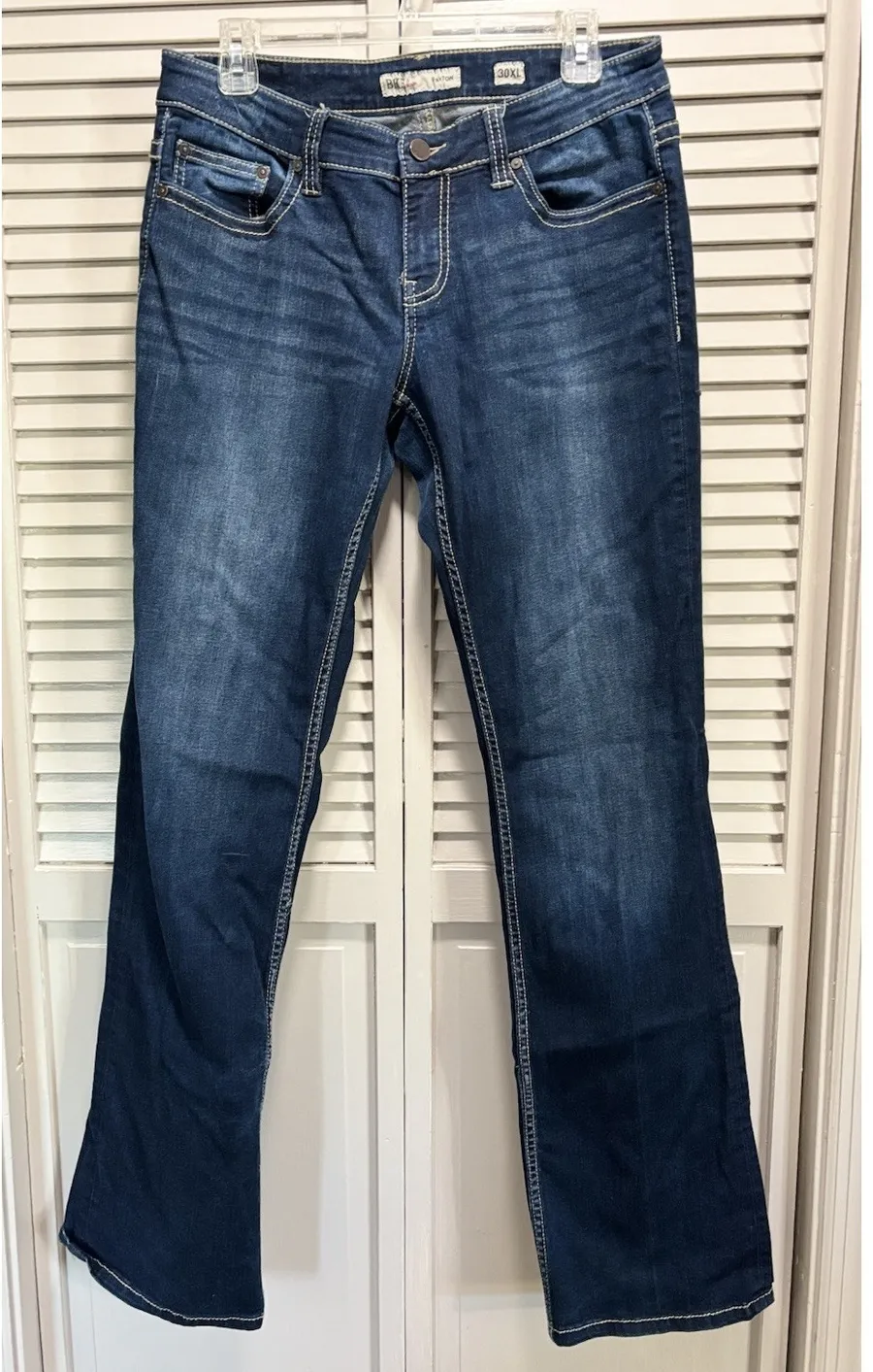 BKE Denim Payton Dark Bootcut Jeans Pockets Embroidered Size 30XL Low Rise