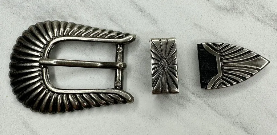 Western Style Silver Tone Belt Buckle Keeper Tip Set ✨