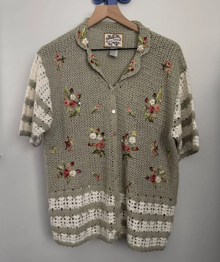 VTG Large Short Sleeve Cardigan Button Up Embroidered Floral Sage Green Crochet