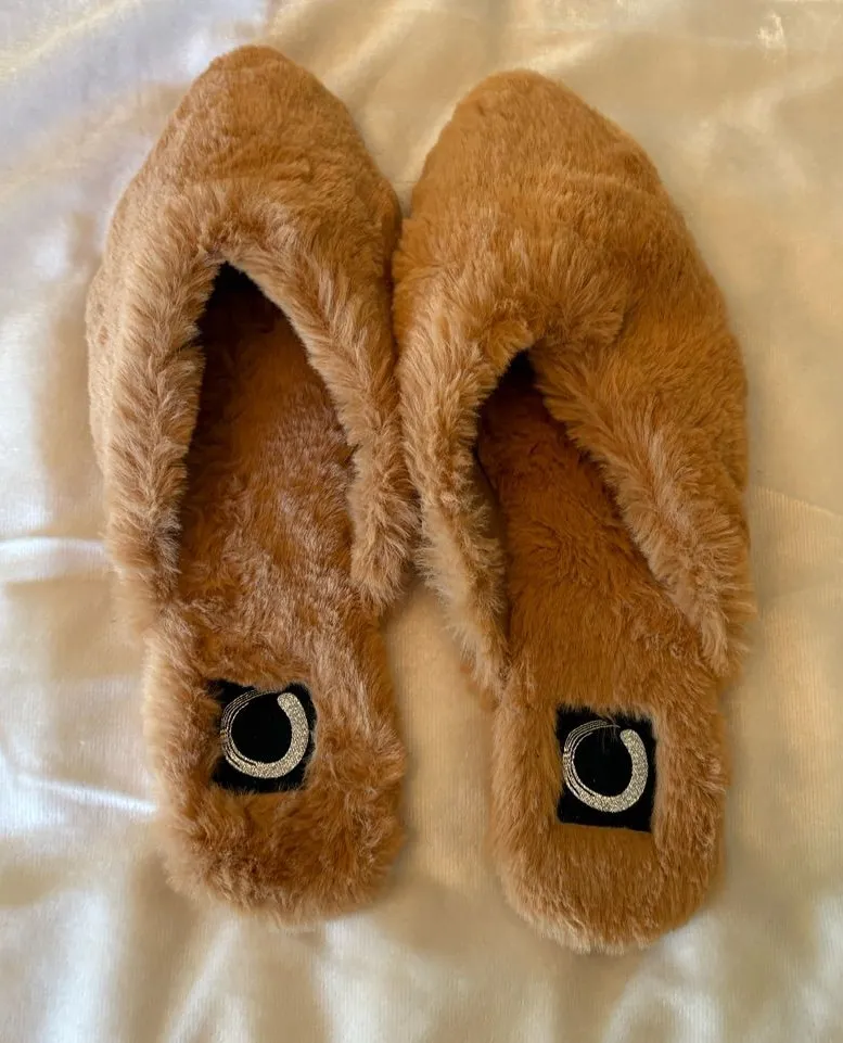 Journee Collection Sundown Faux Fur mule Slippers in Camel