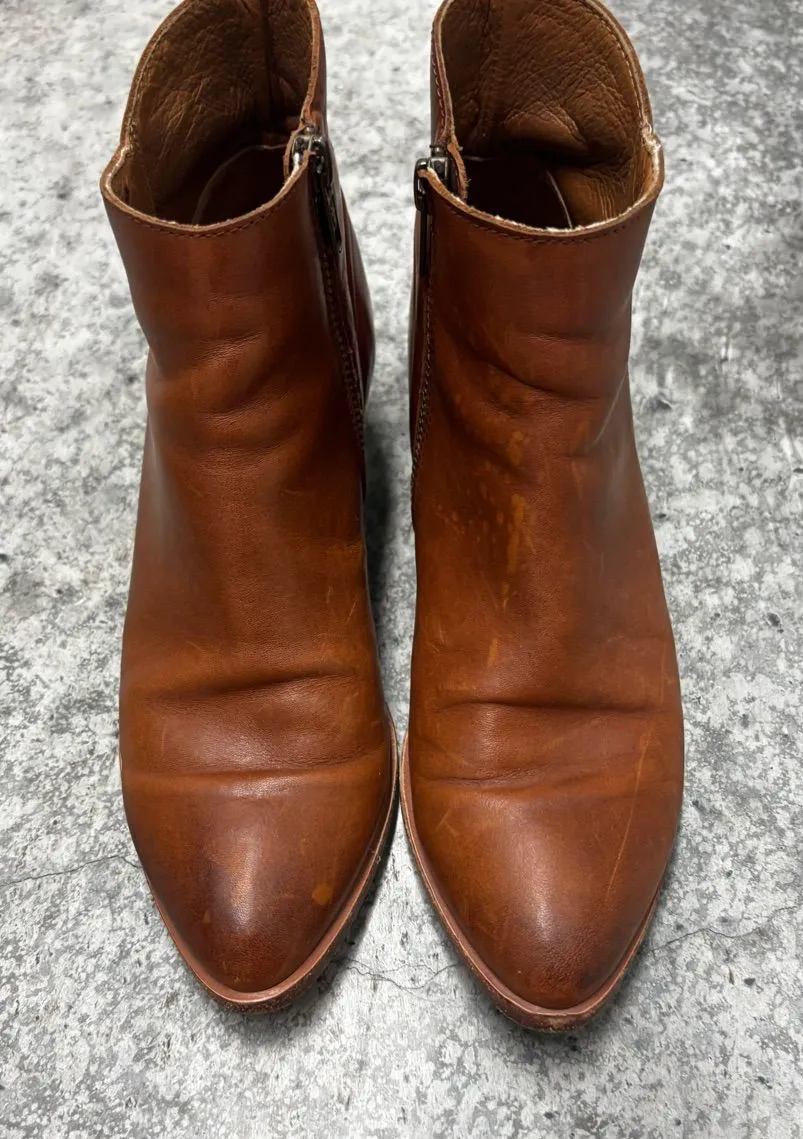 Frye Carson piping bootie size 7.5