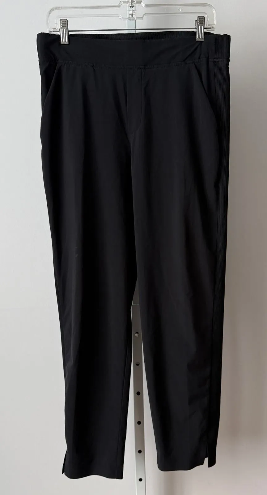 Athleta 10 Black Skyline Pant Ribbed Joggers Athleisure Activewear Performance