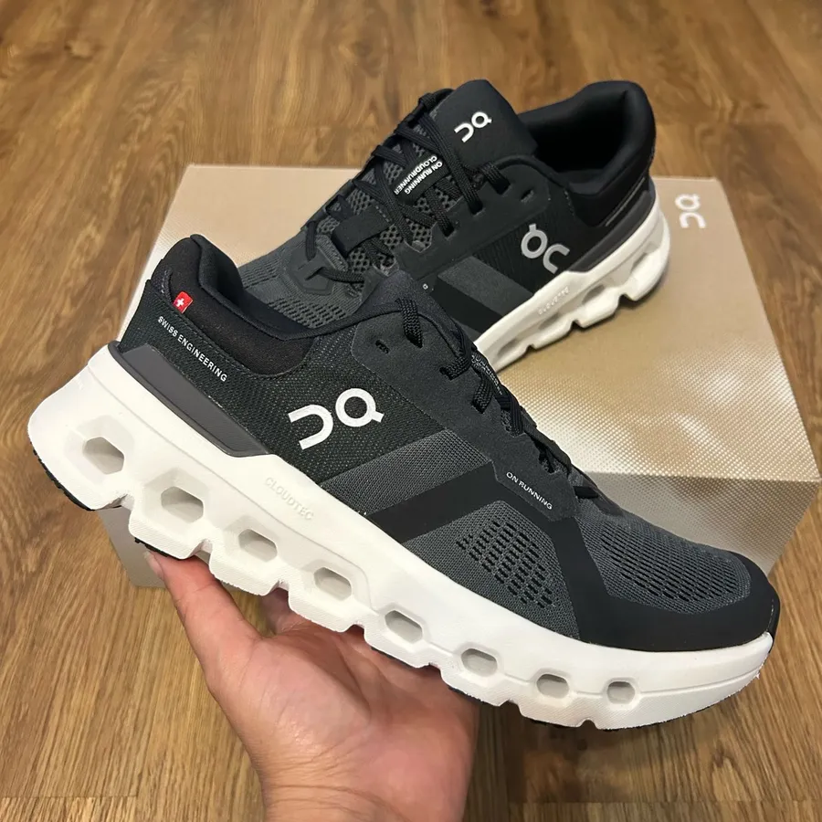 ON CLOUDRUNNER black athletic training running shoes sneakers women’s 8.5 new
