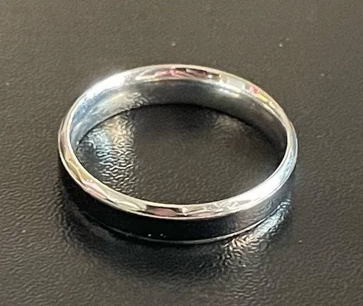 4mm black and silver stainless steel woman ring