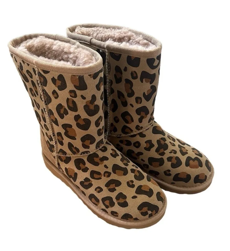 NWOB UGG Classic Short II Sheepskin Boot Leopard Print
