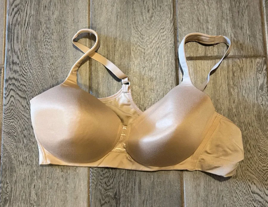 Vanity Nude Smooth t shirt Bra -size 42 B
