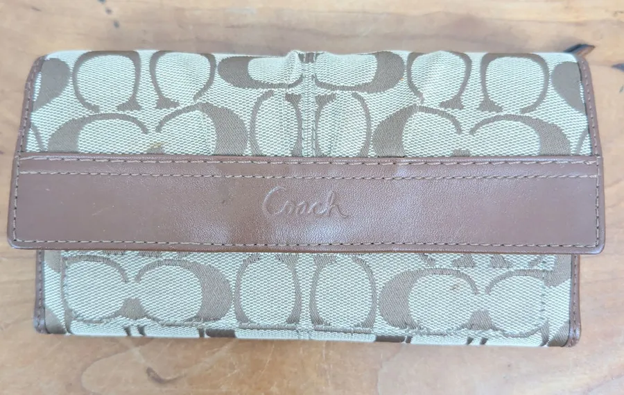 Coach Trifold Ladies Long Wallet