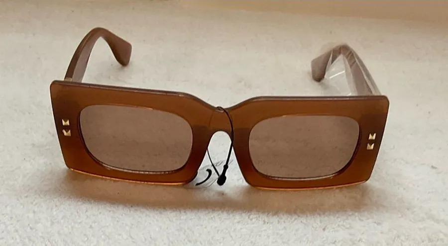 Square Frame Women’s Sunglasses in Amber Brown
