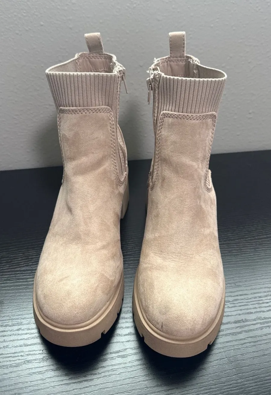 No Boundaries Women's Beige Suede Ankle Boots Size 8