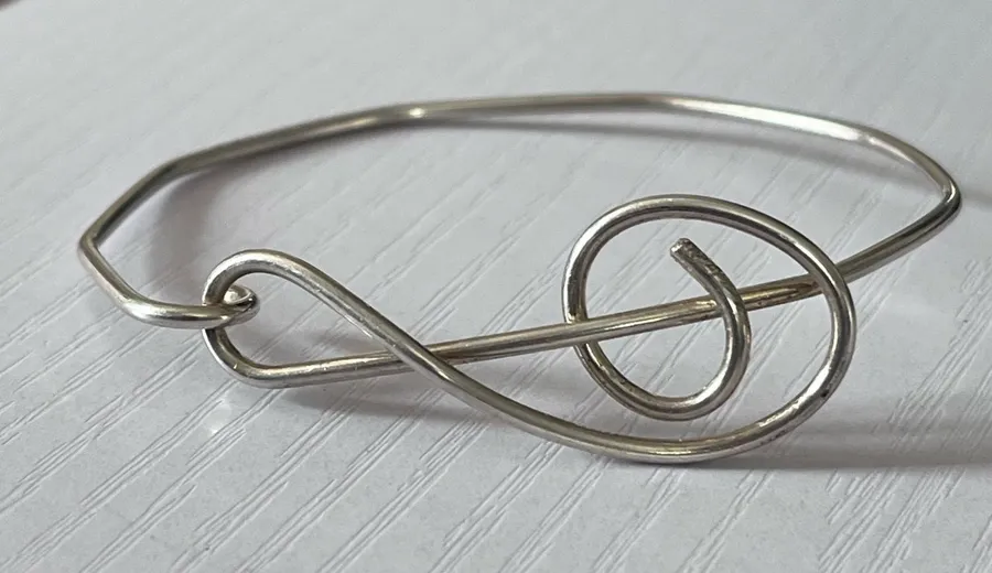 925 Sterling Silver treble clef bangle
