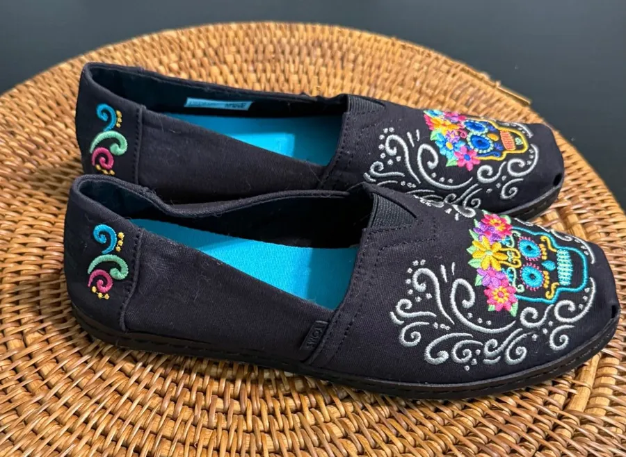 Toms Womens Day of the Dead Sugar Skull Embroidered Canvas Alpargata Flats 7