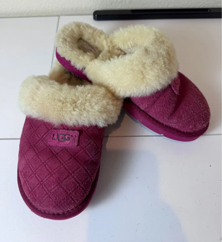 UGG Coquette Quilted Suede Slippers Womens 7 Berry Pink Shearling Lined Cozy