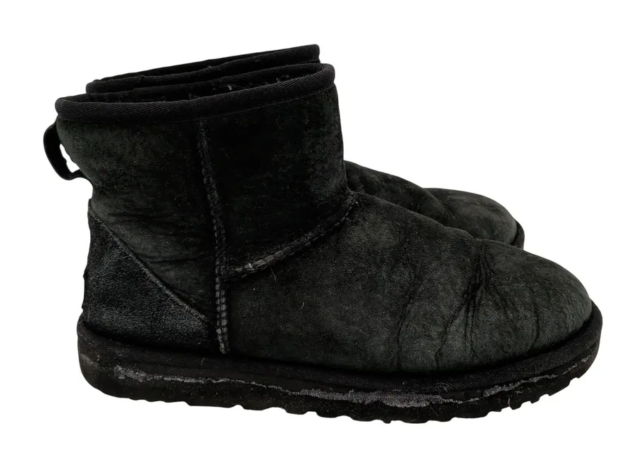 UGG Classic Mini II Black Suede Sheepskin Boots 1016222 Womens Size 9