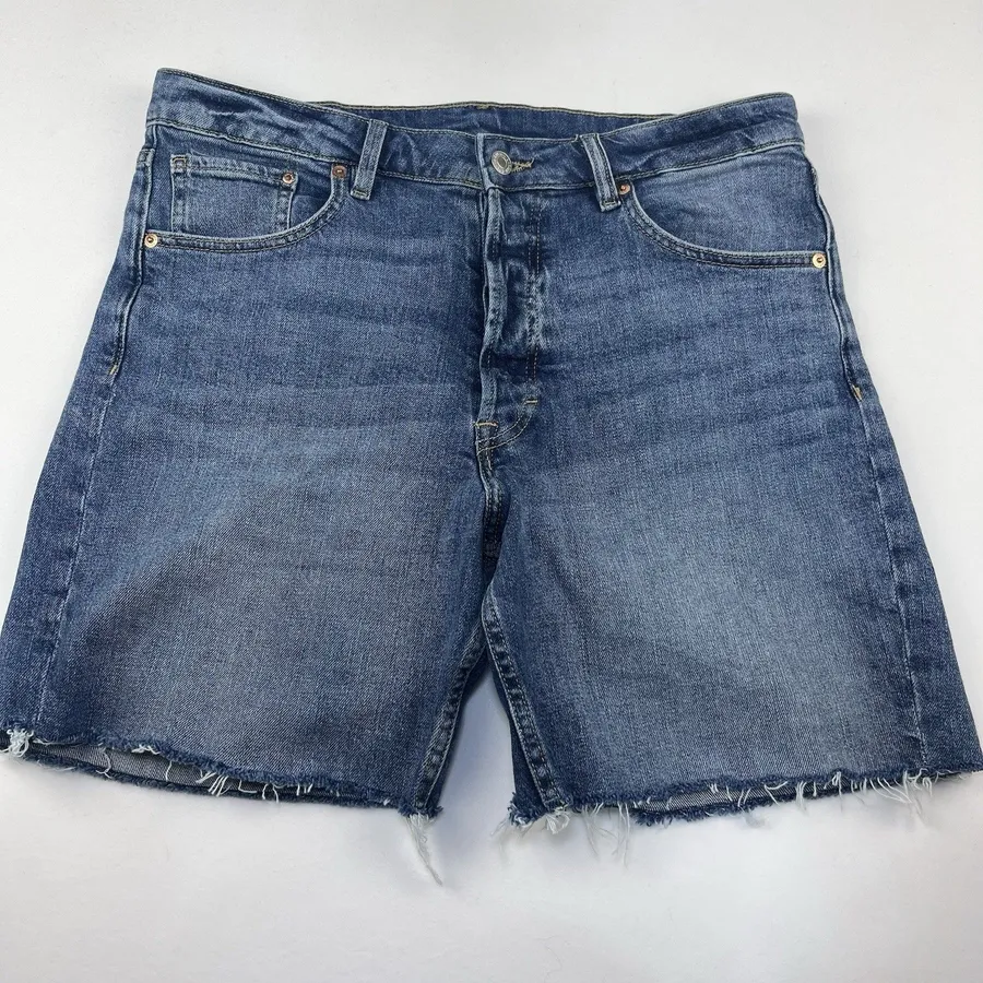 & Denim H & M Bermuda Jean Shorts Women 12 High Rise Medium Wash Button Fly Blue