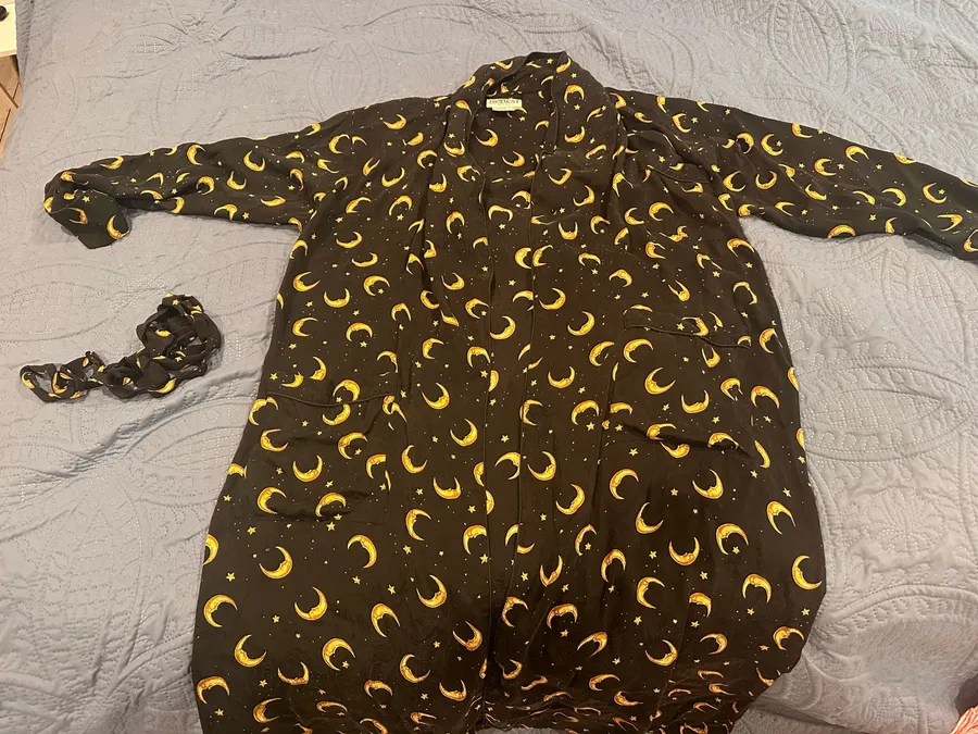 100% silk star and moon robe Black