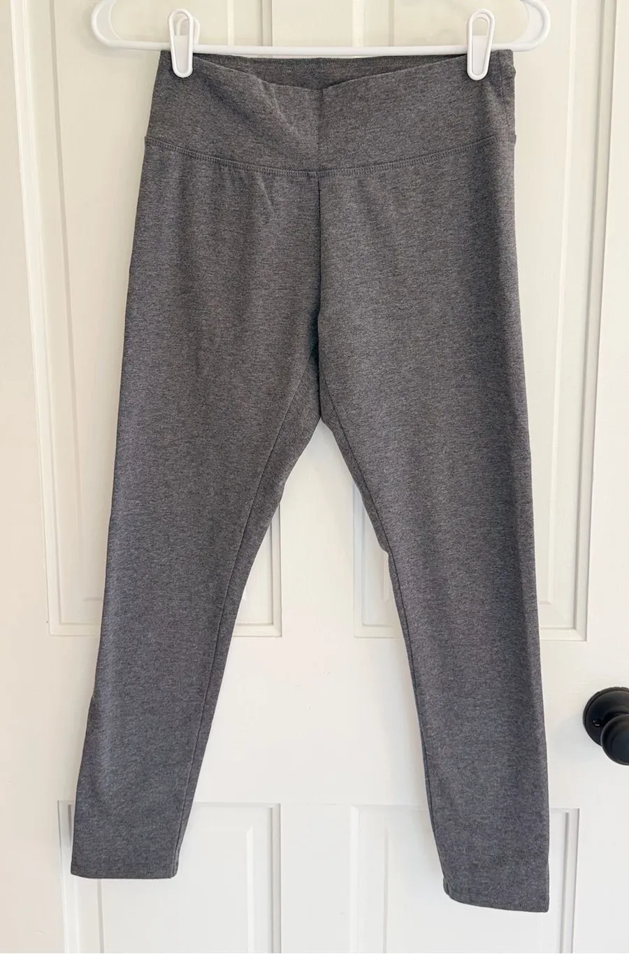 Aerie Chill Play Move Gray High Rise Leggings Medium Short 25” Cropped