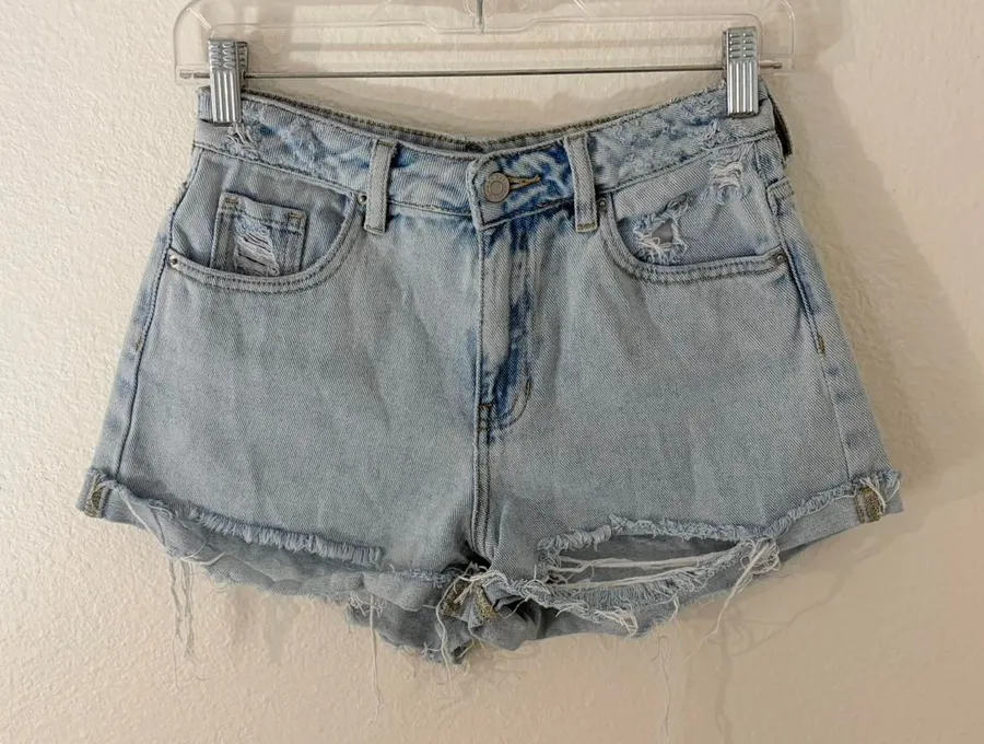 pacsun light wash denim mom shorts