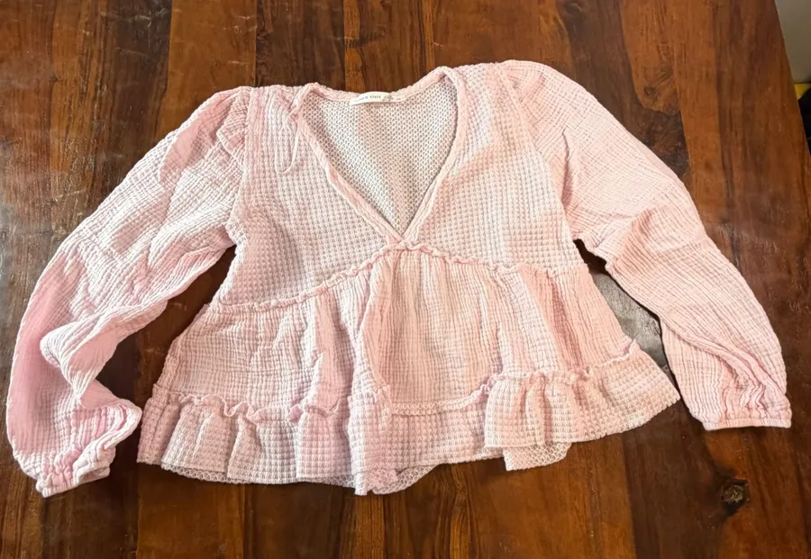 Altar'd State Pink Gauze Waffle Knit Peplum V-Neck Blouse XS KT800565-02A-25