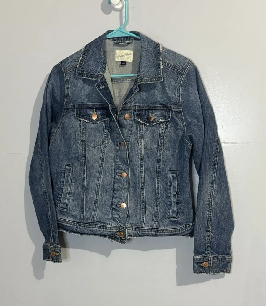 Universal Threads Lightly Distressed Blue Jean Jacket Cotton Women's Size S