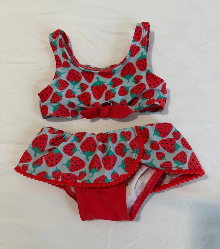 Cat & Jack Strawberry 2 Piece Swimsuit Bathing Suit Size 6-9 Months
