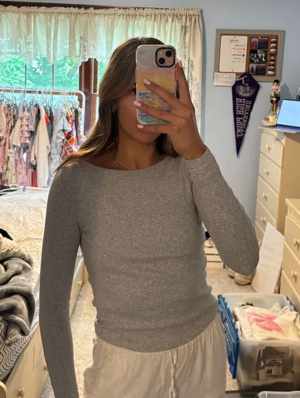 Aritzia Gray Long Sleeve Tee