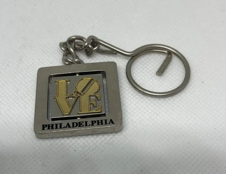 Vintage Philadelphia City of Brotherly LOVE Spinner Keychain Key Ring TT