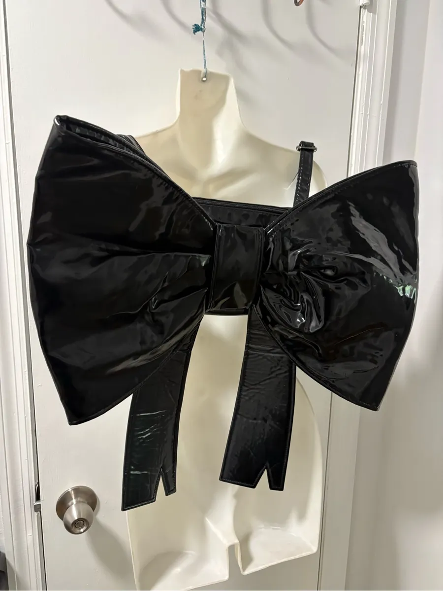 Giant bow statement backpack Black