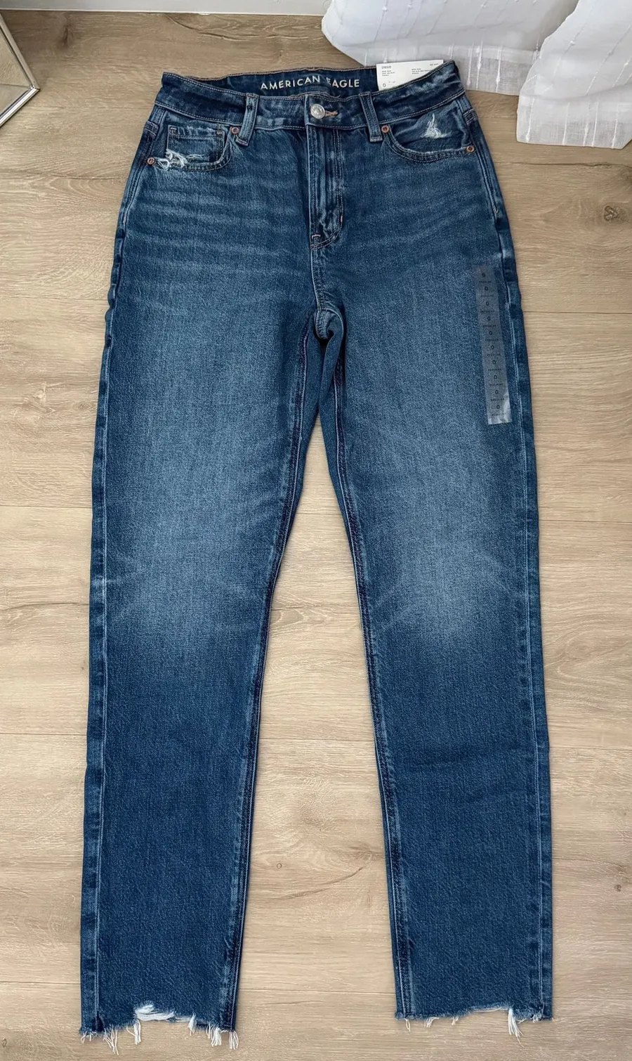 American Eagle Women's Medium Wash Mom Denim Jean
