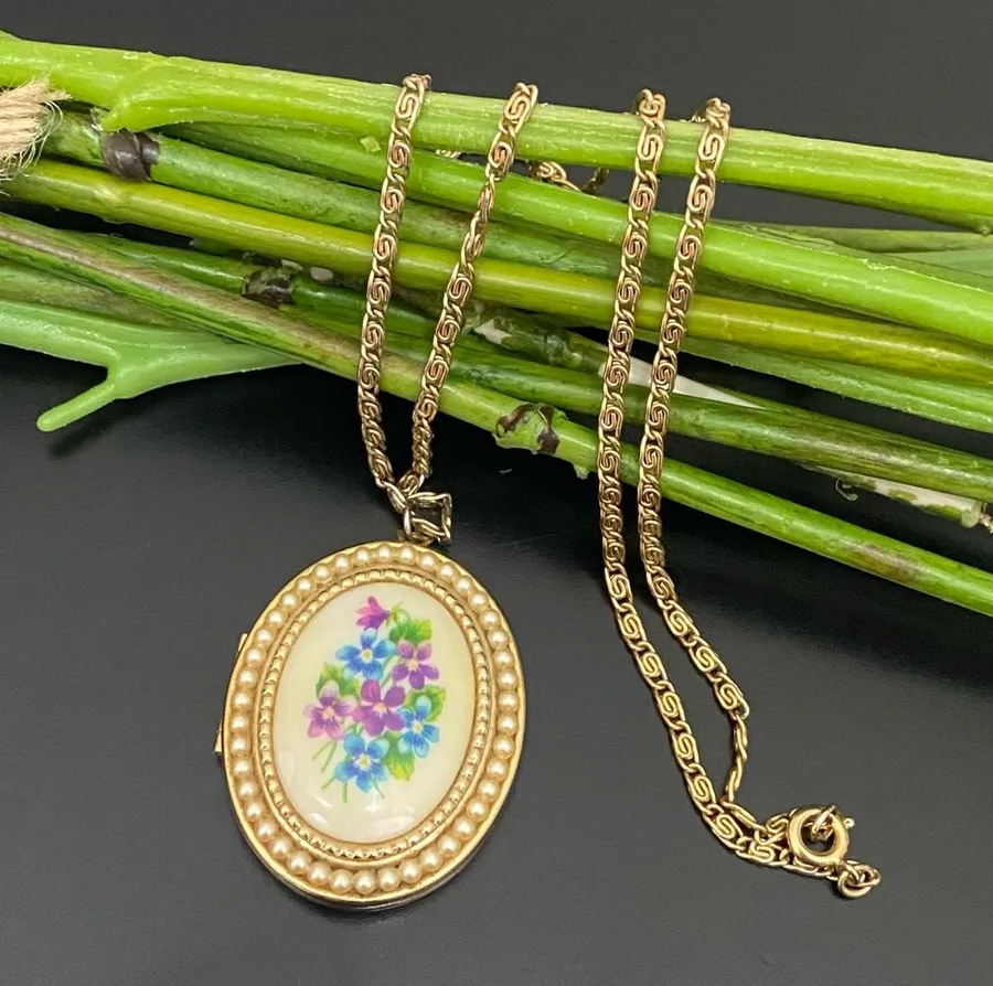 Vintage AVON Gold