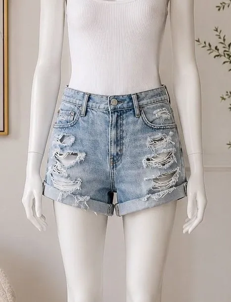 American Eagle Womens Relaxed Short Light Wash Distressed Denim 4