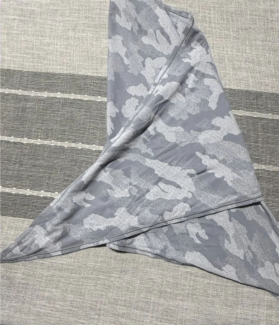 Lululemon Grey Camo Triangle Scarf Wrap One Size Athletic Yoga Accessory Gray