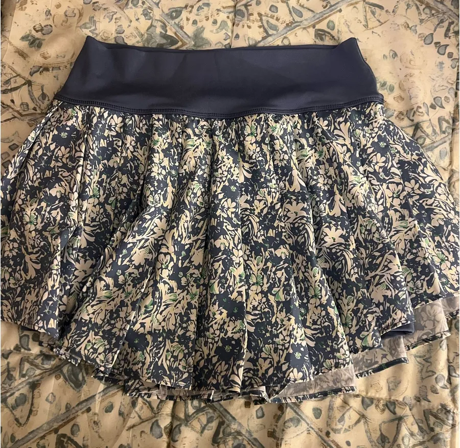 OFFLINE by Aerie Floral Athletic Skirt Skort - Medium 🌸