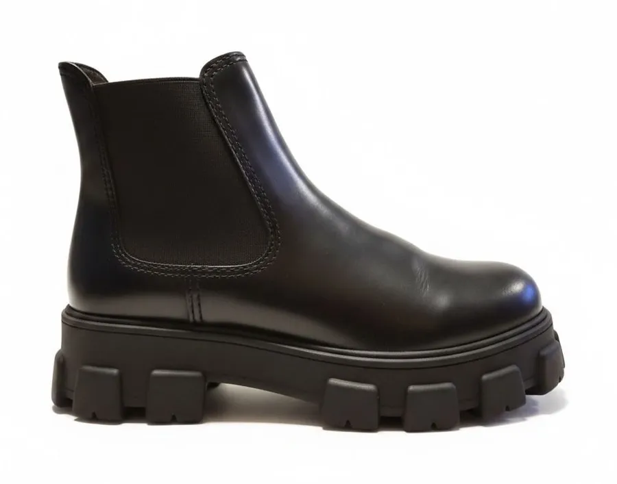 Circus by Sam Edelman Darielle Black Lug Sole Chelsea Ankle Boots Womens 11
