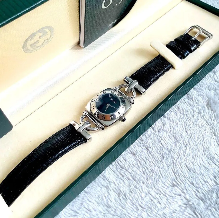 Authentic GUCCI ladies watch with box/card 🌹🌹🌹