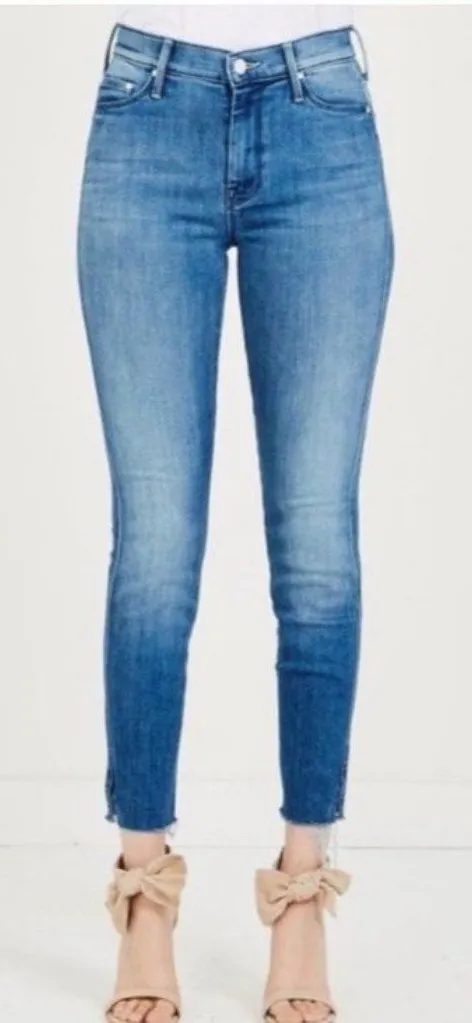 MOTHER Vamp Fray Jeans In Crack The Whip Wash Women’s Size 26 Preppy Classic Blue