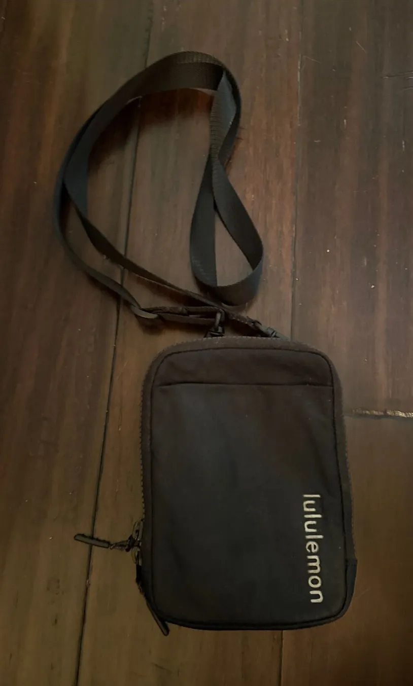lululemon athletica Black Crossbody Phone Pouch with Vertical Logo *READ