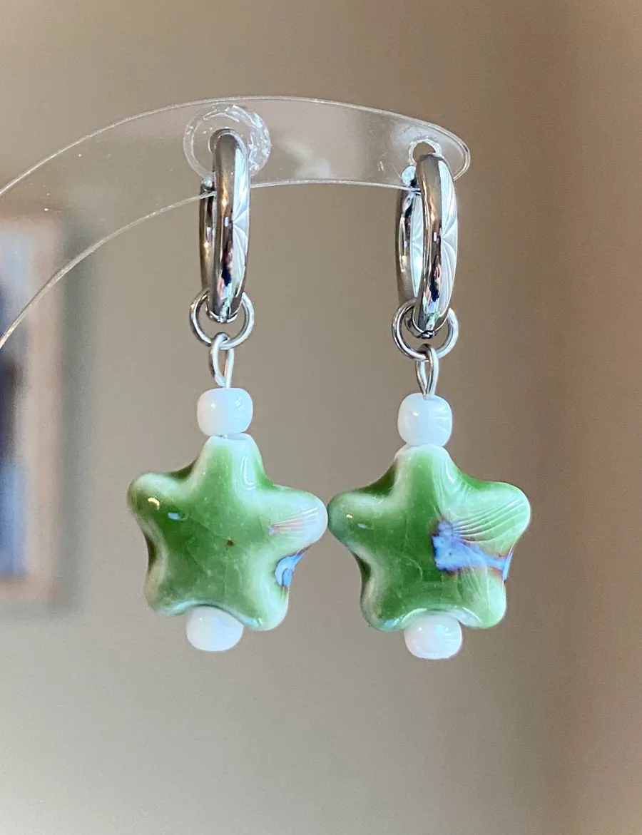 Handmade green ceramic star boho fairy cottage y2k hoop earrings⭐️💚