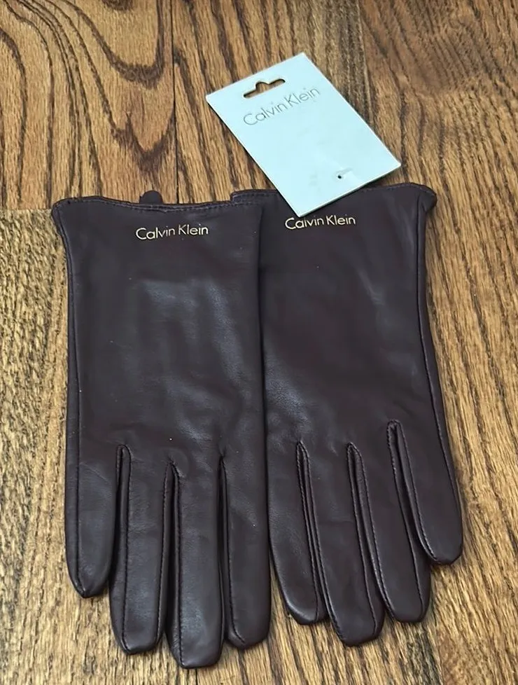 Calvin Klein Women's Leather Gloves Size Medium Burgundy New with Tags