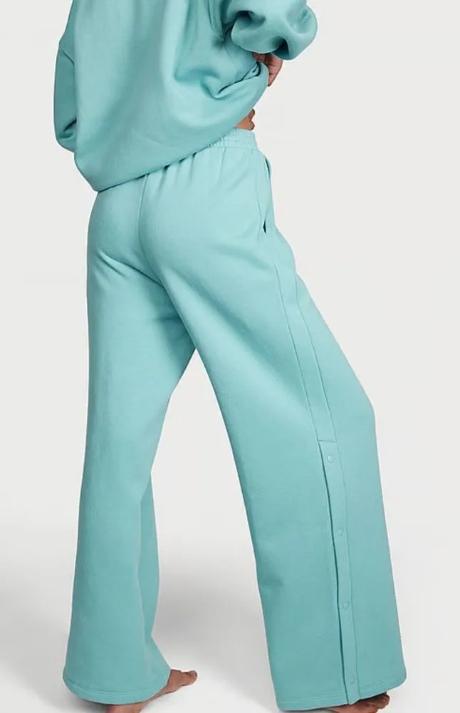 New VICTORIA'S SECRET
Cotton Fleece Wide-Leg Snap Lounge Pants