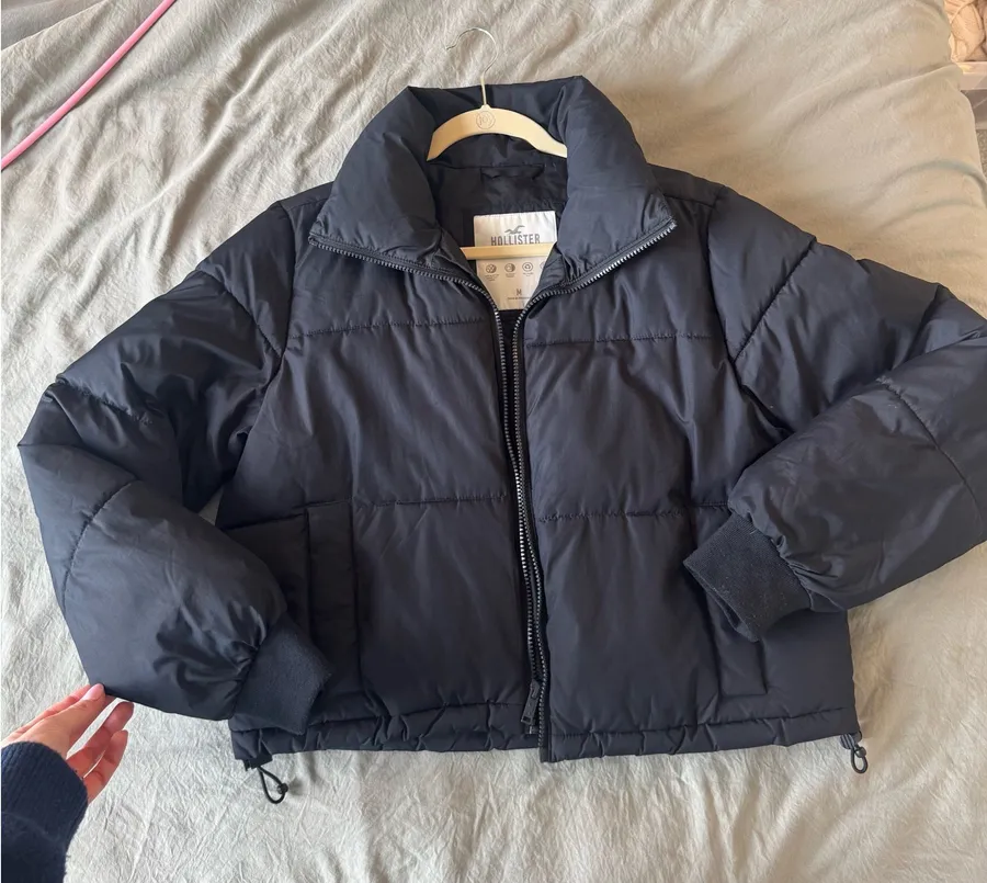 Hollister Black Cropped Puffer Jacket