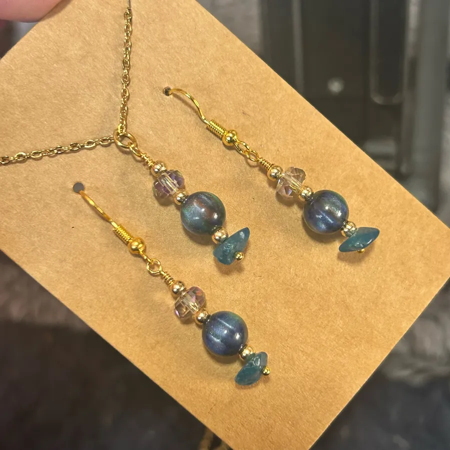 Handcrafted cat eye glass aurora borealis crystal necklace and earring set