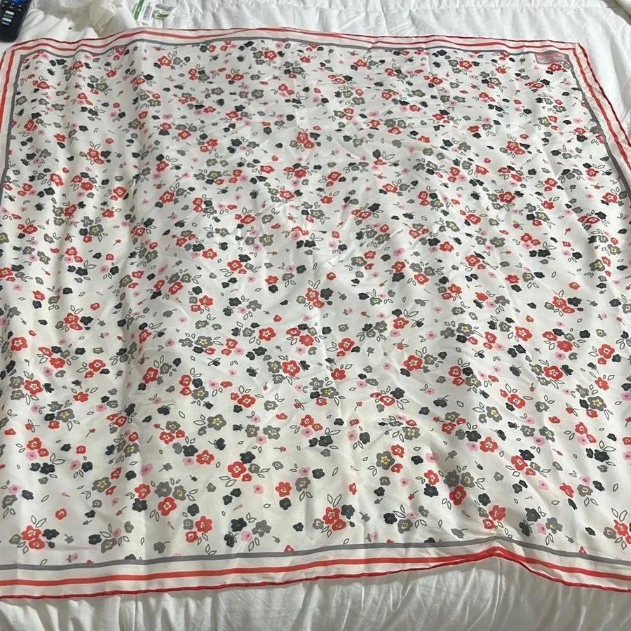 Floral Patterned Bedding Red
