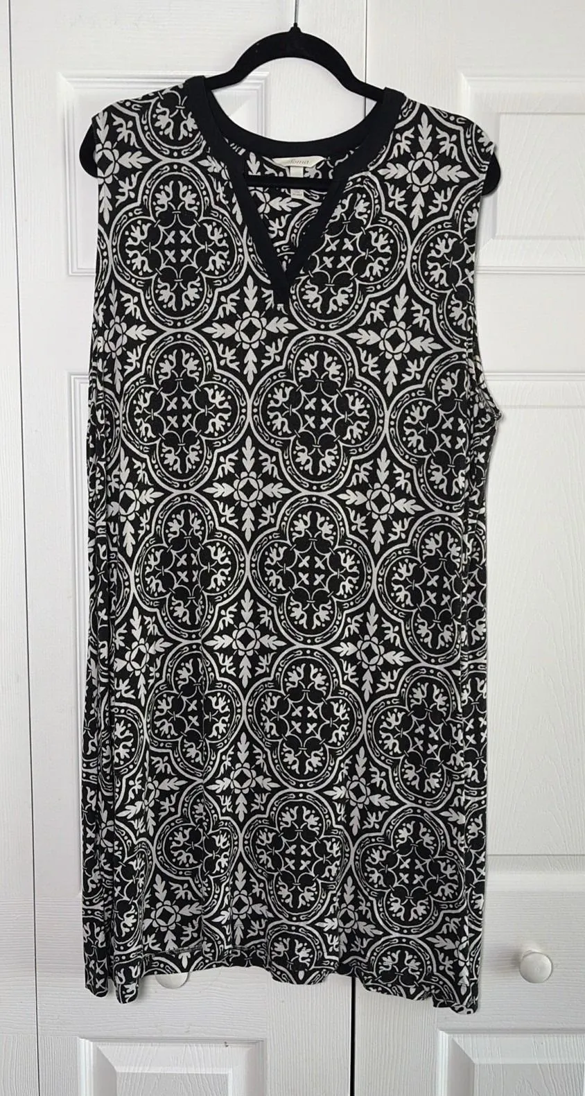 Soma Medallion Shift Dress Womens Size XXL Black White Sleeveless Nightgown
