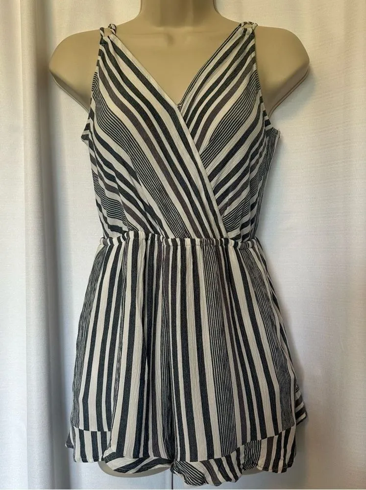 Women’s American Eagle 🦅 Outfitters Nautical Striped Open Back Romper Sz Medium