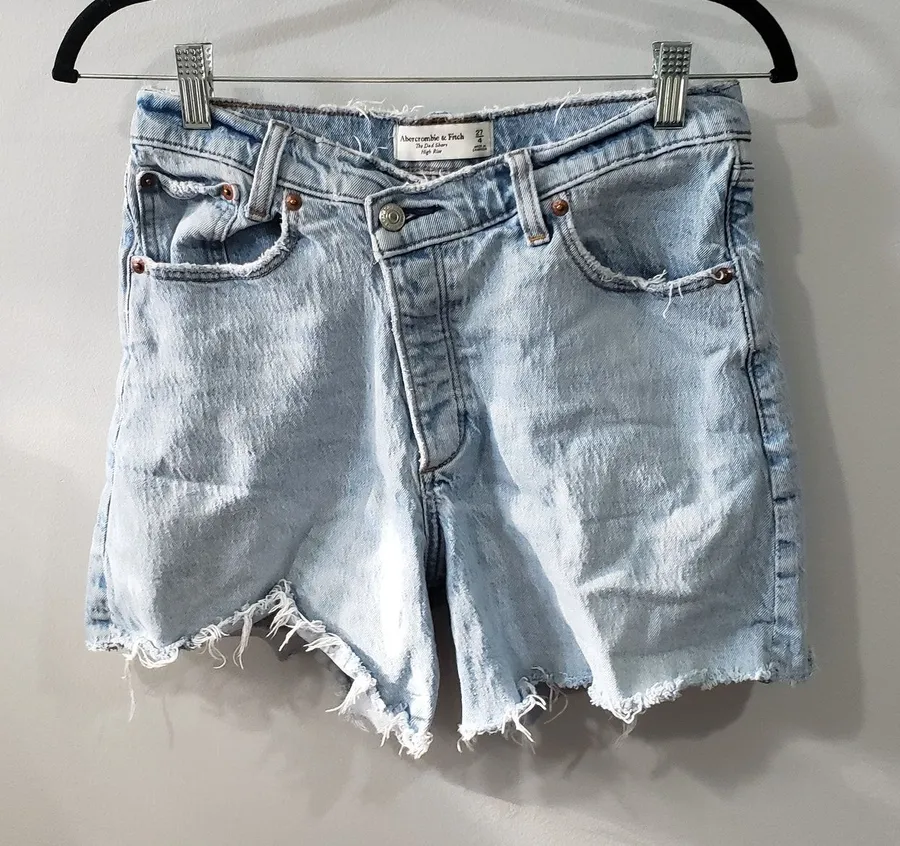 Abercrombie & Fitch Dad High Rise Shorts Women's 4 Light Wash Denim EUC