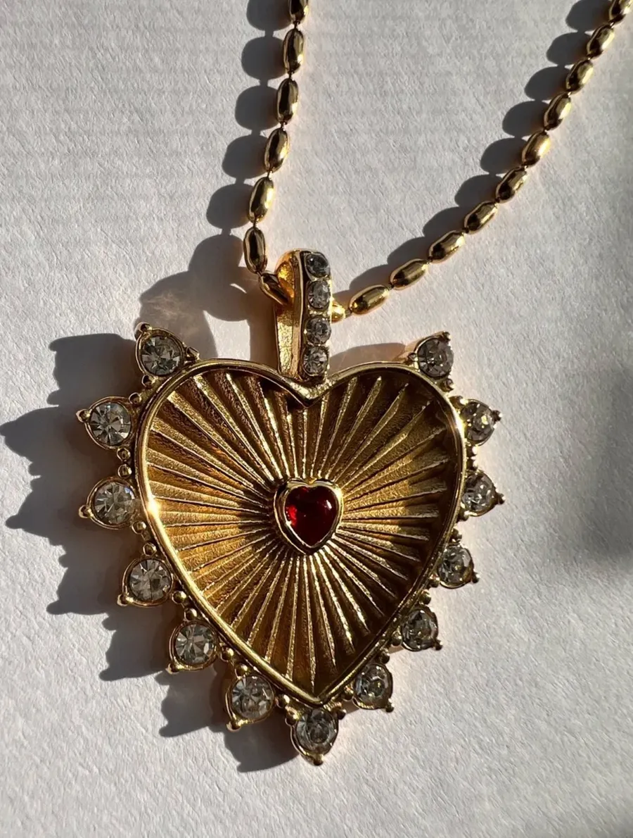 Gold heart necklace Valentine’s Day jewelry