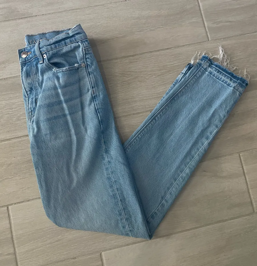 American Eagle Super High Rise Straight Jeans
