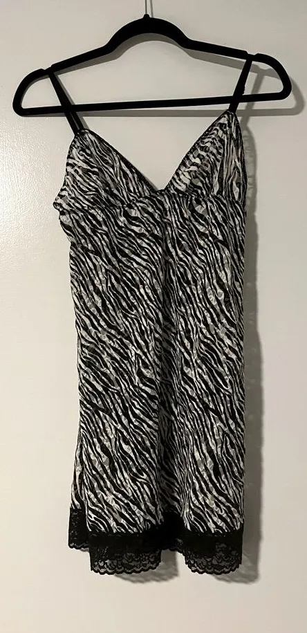 Victoria’s secret Vintage Y2K Zebra Print Slip Dress with Lace Trim hem Size L